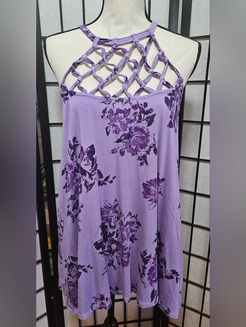 Torrid Size 0 Large Derp Purple & Lilac Floral Lattice Halter Neck Sleeveless...